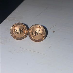 Michael Kors gold earring